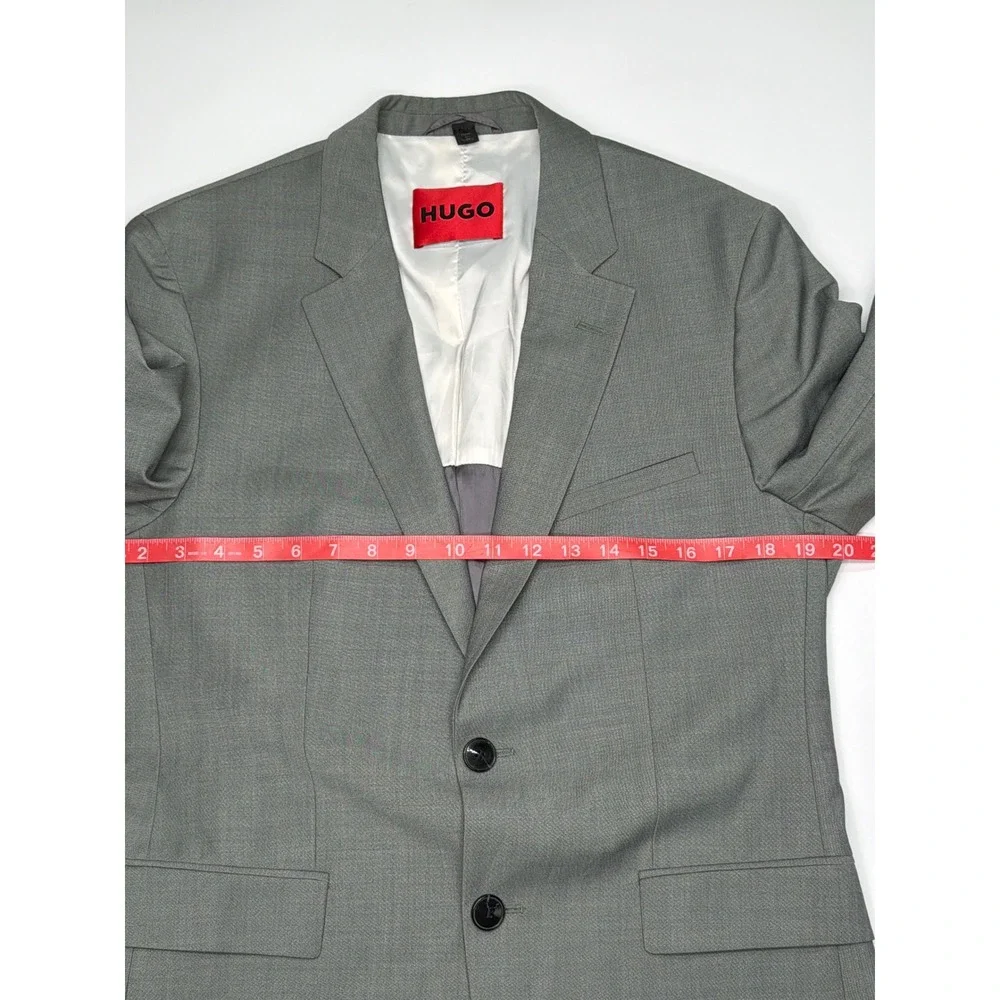 HUGO BOSS Men's Grey Wool Blend Two Button Blazer Sport Coat Size 36R‎